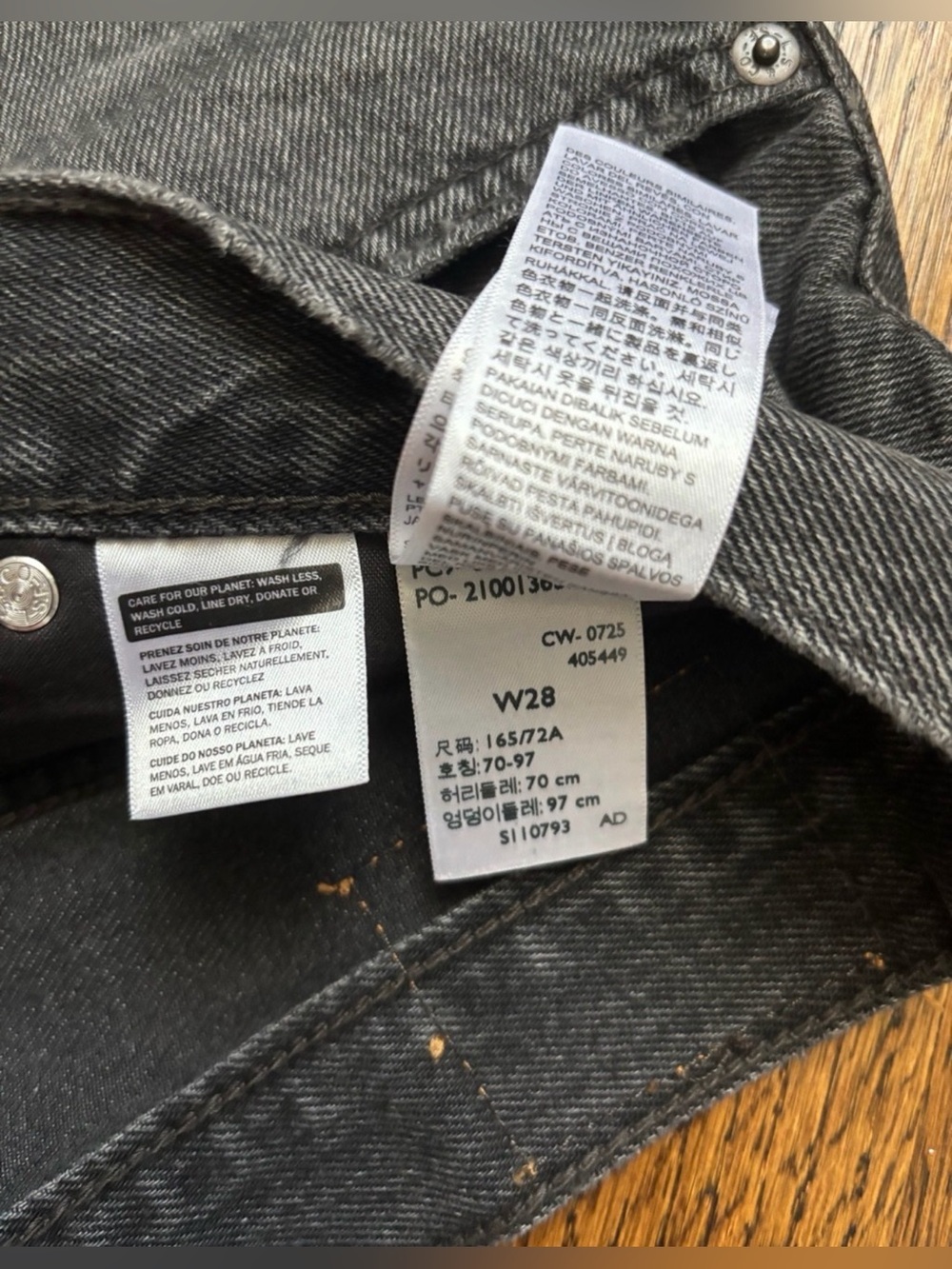Levi's 94' baggy Shorts in Black Gray Denim Vintage Size 28 - Picture 4 of 5